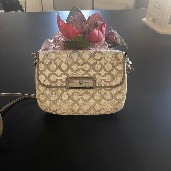 Coach Handbags - Coach crossbody bag